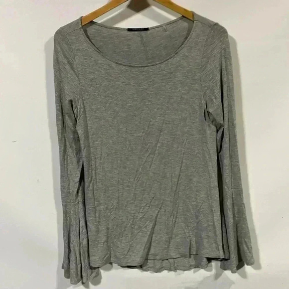 Tahari Tops - Tahari pullover sweater